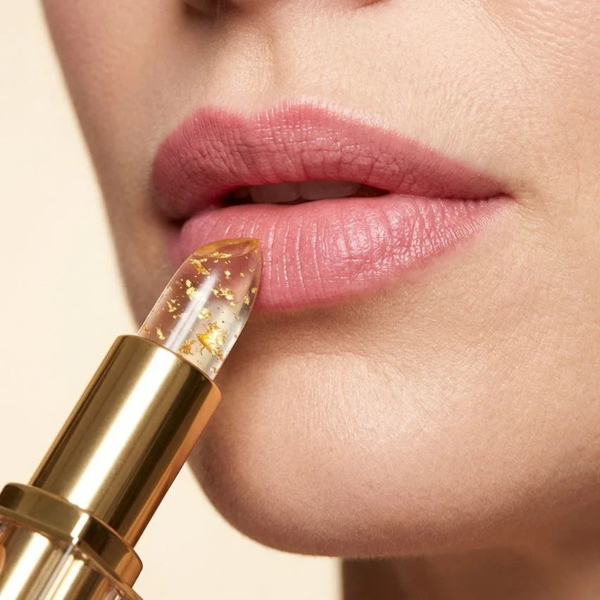 Applying the Cozylea pH Glow Lipstick